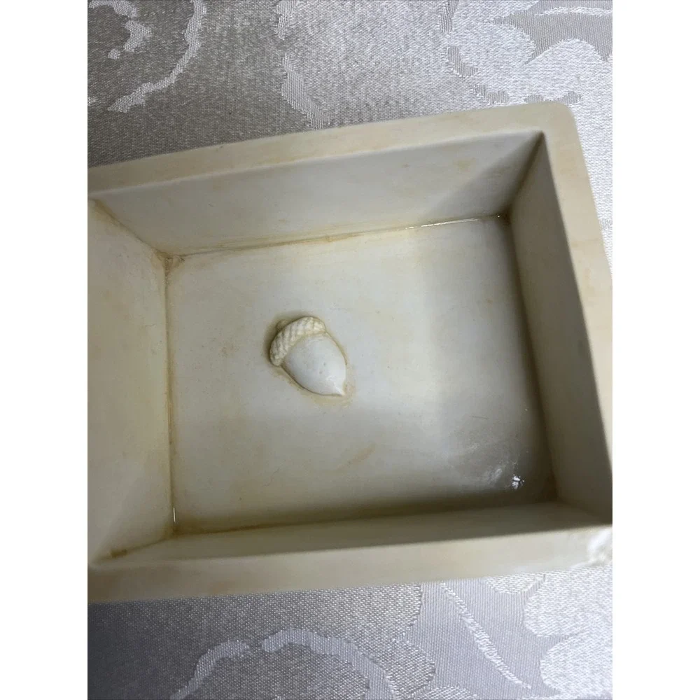 White Oak Cast Metal 5 X 4.5 X 2